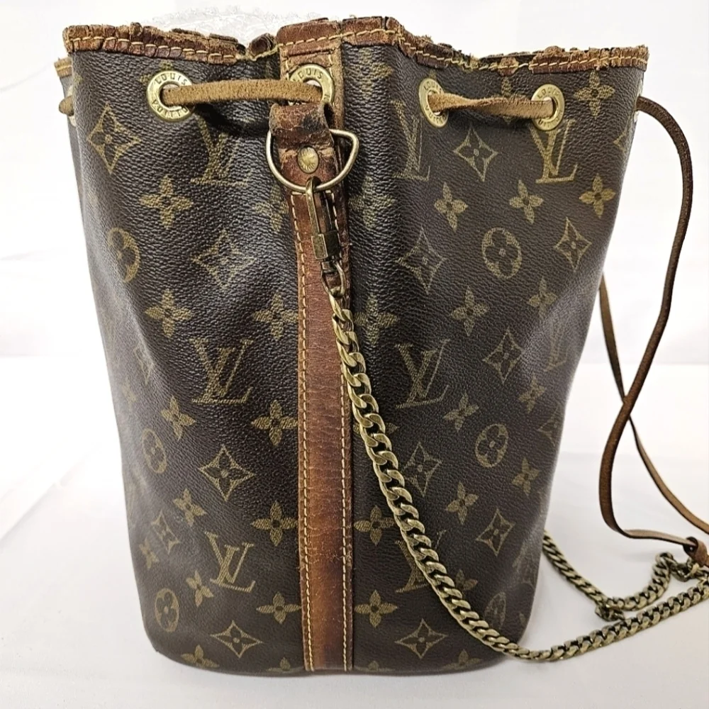 Louis Vuitton elegant louis